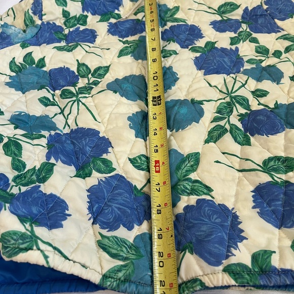 Large floral zip up jacket. This jacket is so cute! #floral - Picture 6 of 6